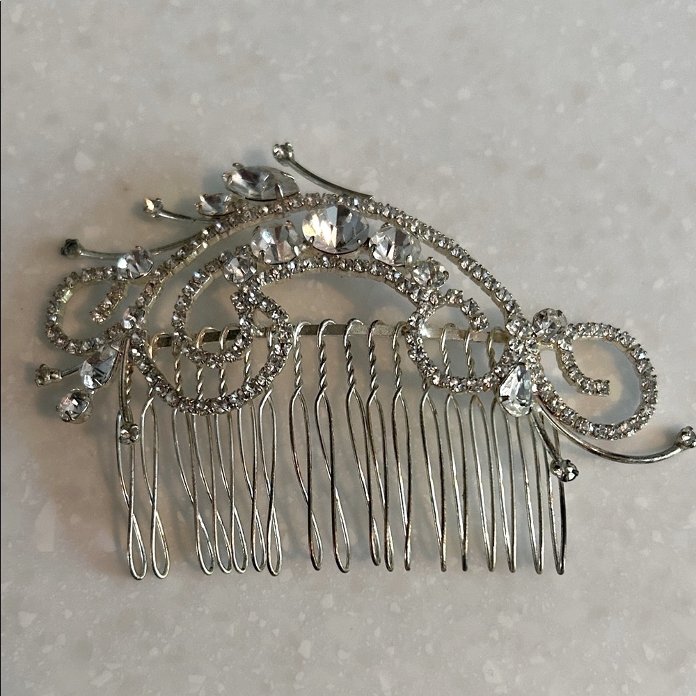 Elegant Silver Hair Comb with Crystal Accents